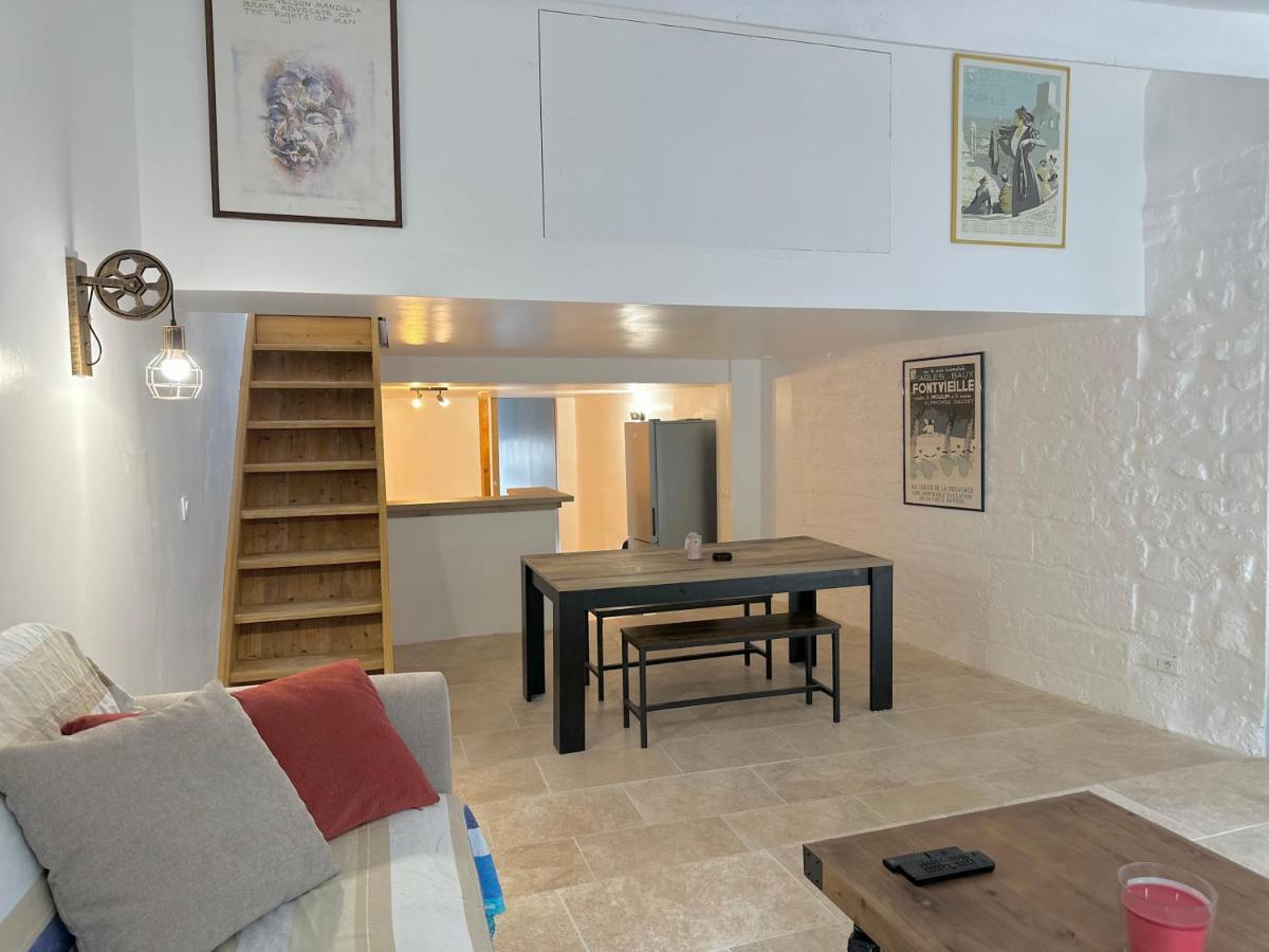 Au Coeur Des Baux Villa Luaran gambar