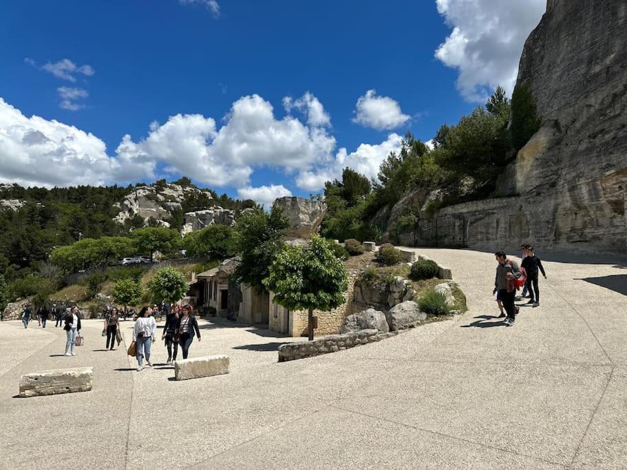 Au Coeur Des Baux Villa Luaran gambar