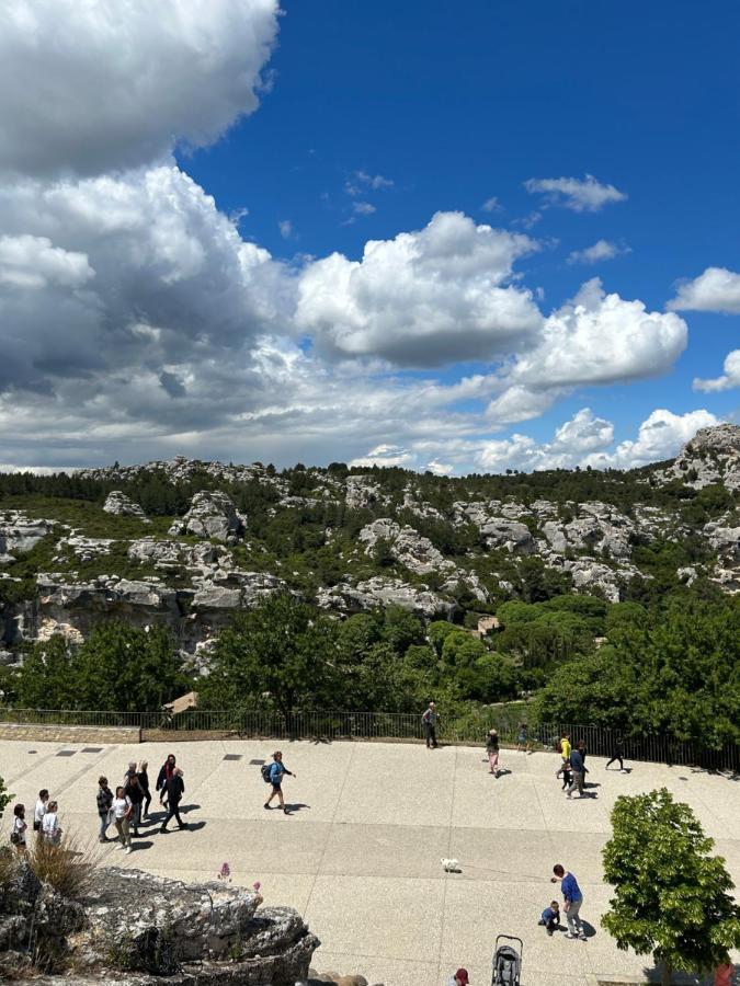 Au Coeur Des Baux Villa Luaran gambar