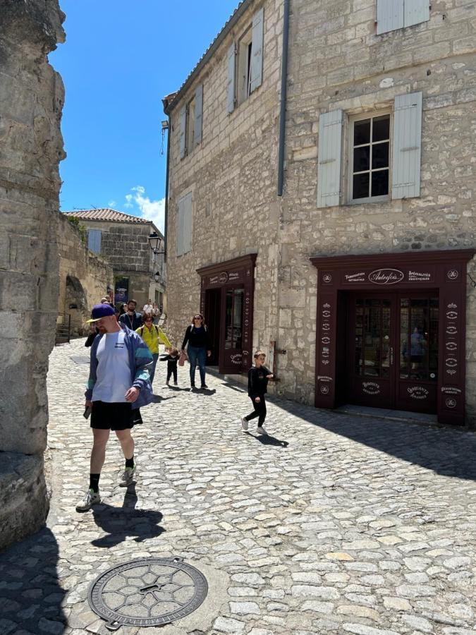 Au Coeur Des Baux Villa Luaran gambar