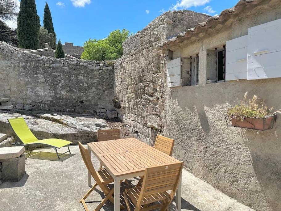 Au Coeur Des Baux Villa Luaran gambar