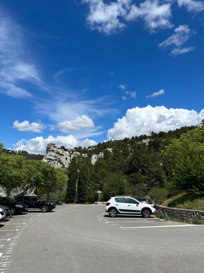 Au Coeur Des Baux Villa Luaran gambar