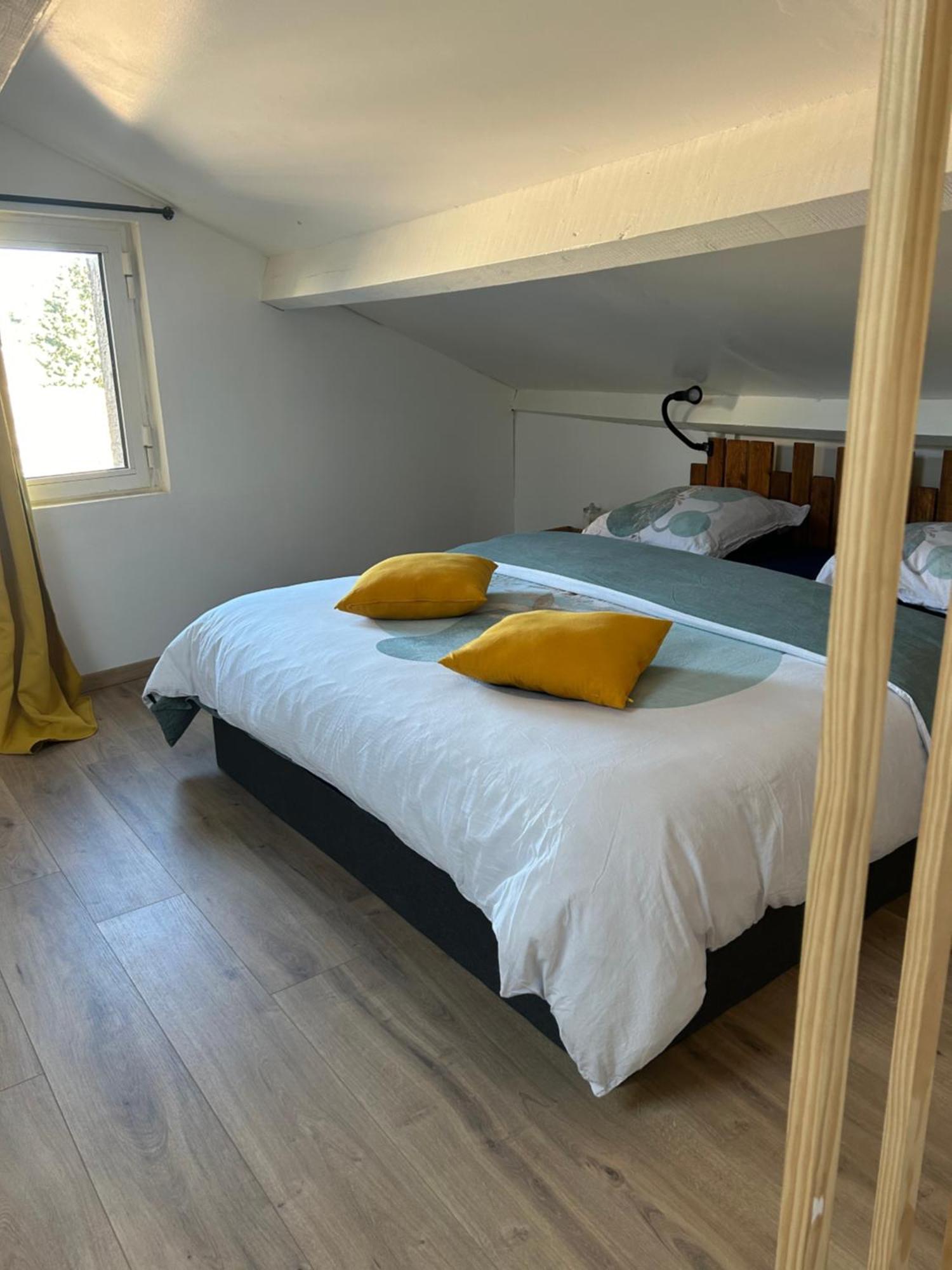 Au Coeur Des Baux Villa Luaran gambar